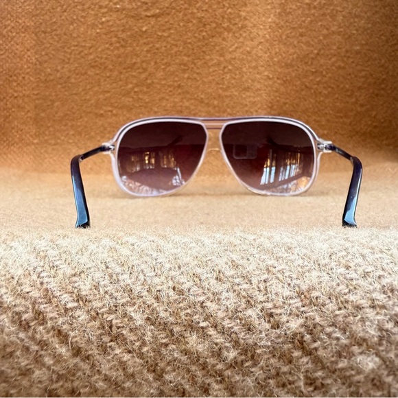 Michael Kors M2454S Medina Sunglasses with black frame - Picture 6 of 13